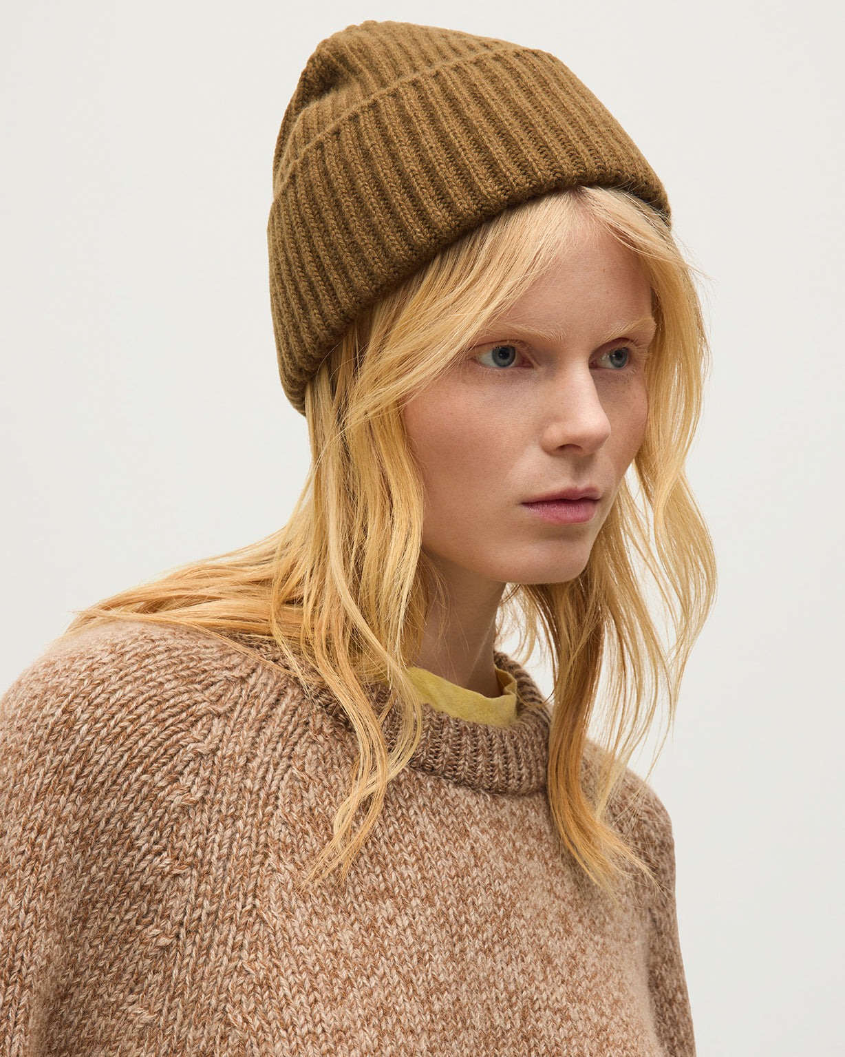 JOHNSTONS OF ELGIN CASHMERE RIBBED LOVAT BEANIE GREEN 100% CASHMERE HAY03614SC4756ONE