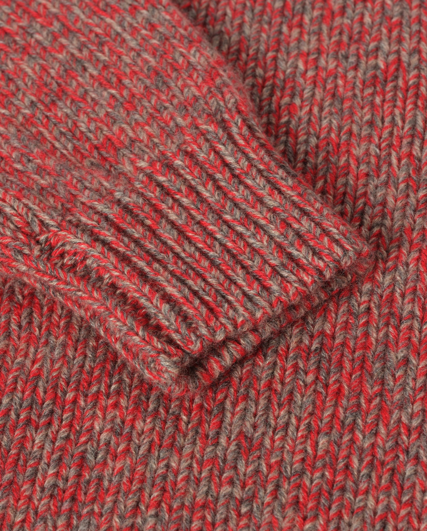 JOHNSTONS OF ELGIN FYFE CREW SWEATER CASHMERE 3 COLOUR MARL CREW SWEATER - 6 PLY RED MARL 100% CASHMERE KAC05753007014