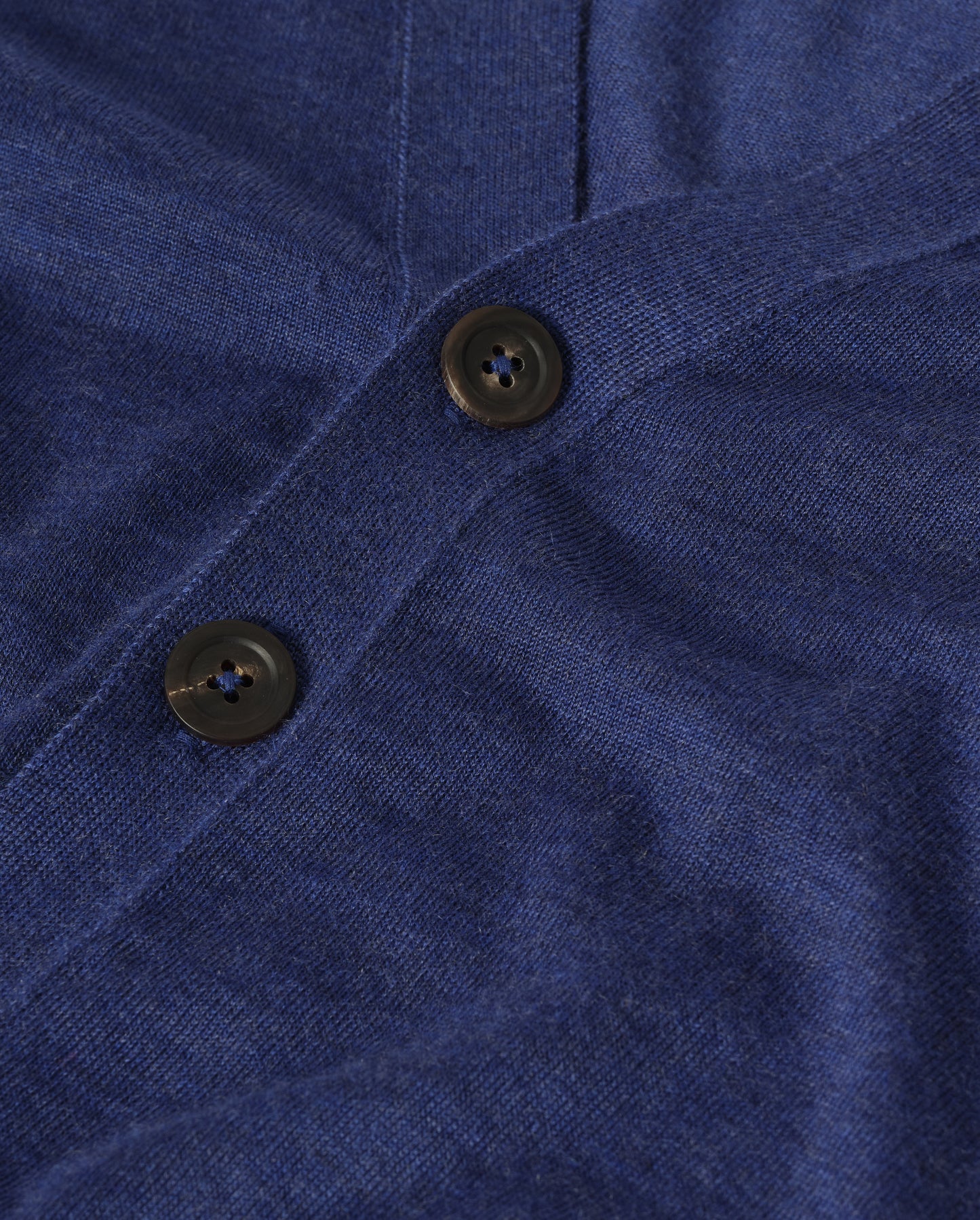 JOHNSTONS OF ELGIN FORSYTH CARDIGAN SUPERFINE CASHMERE VEE NECK CARDIGAN - 3 PLY BLUE 100% CASHMERE WITH HELMINA BLUE SCARF KAI05740HD4509