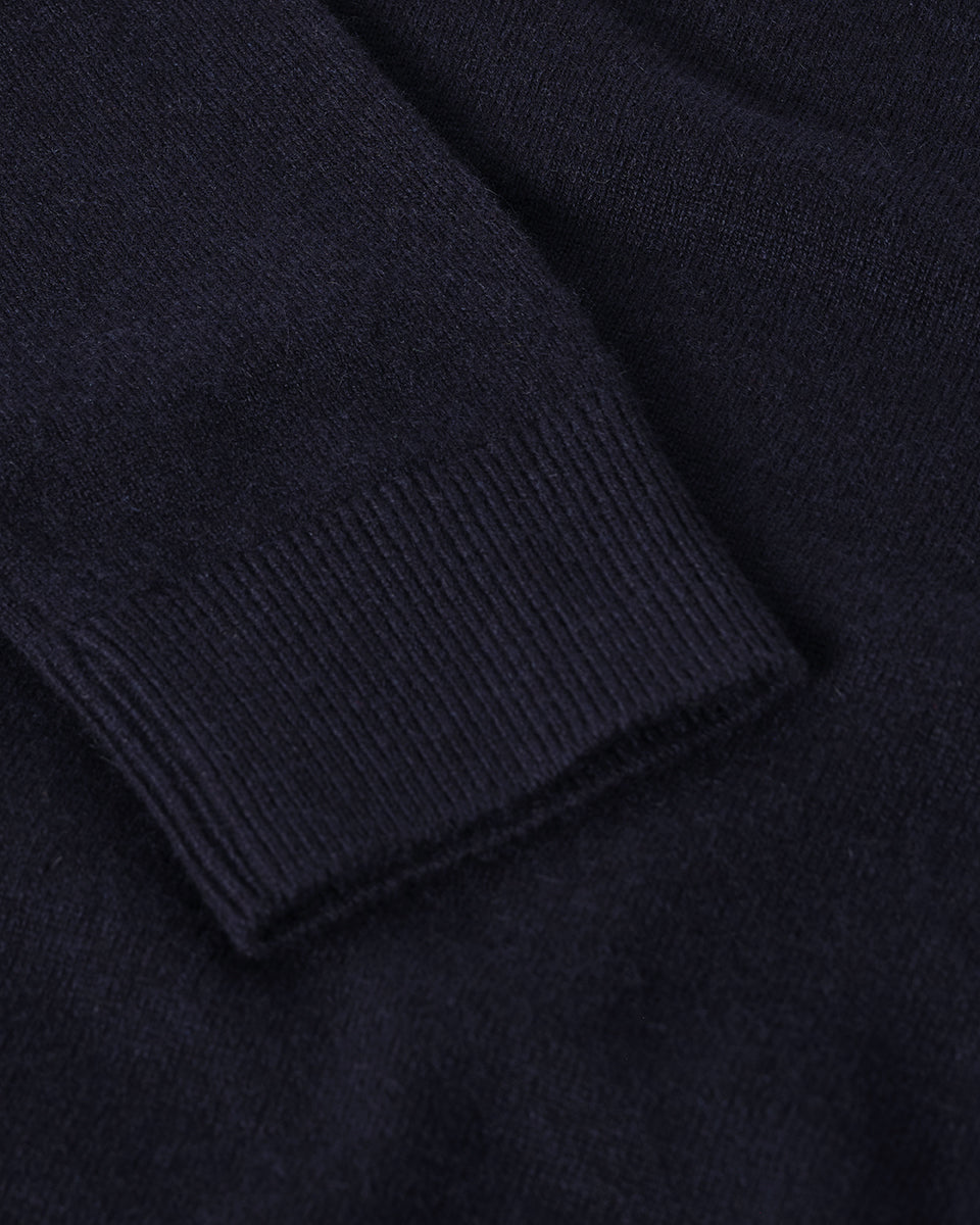 Johnstons of Elgin AW25 Women's Knitwear Dark Navy Classic Cashmere Navy Round Neck Jumper close up KAP05572SD7666