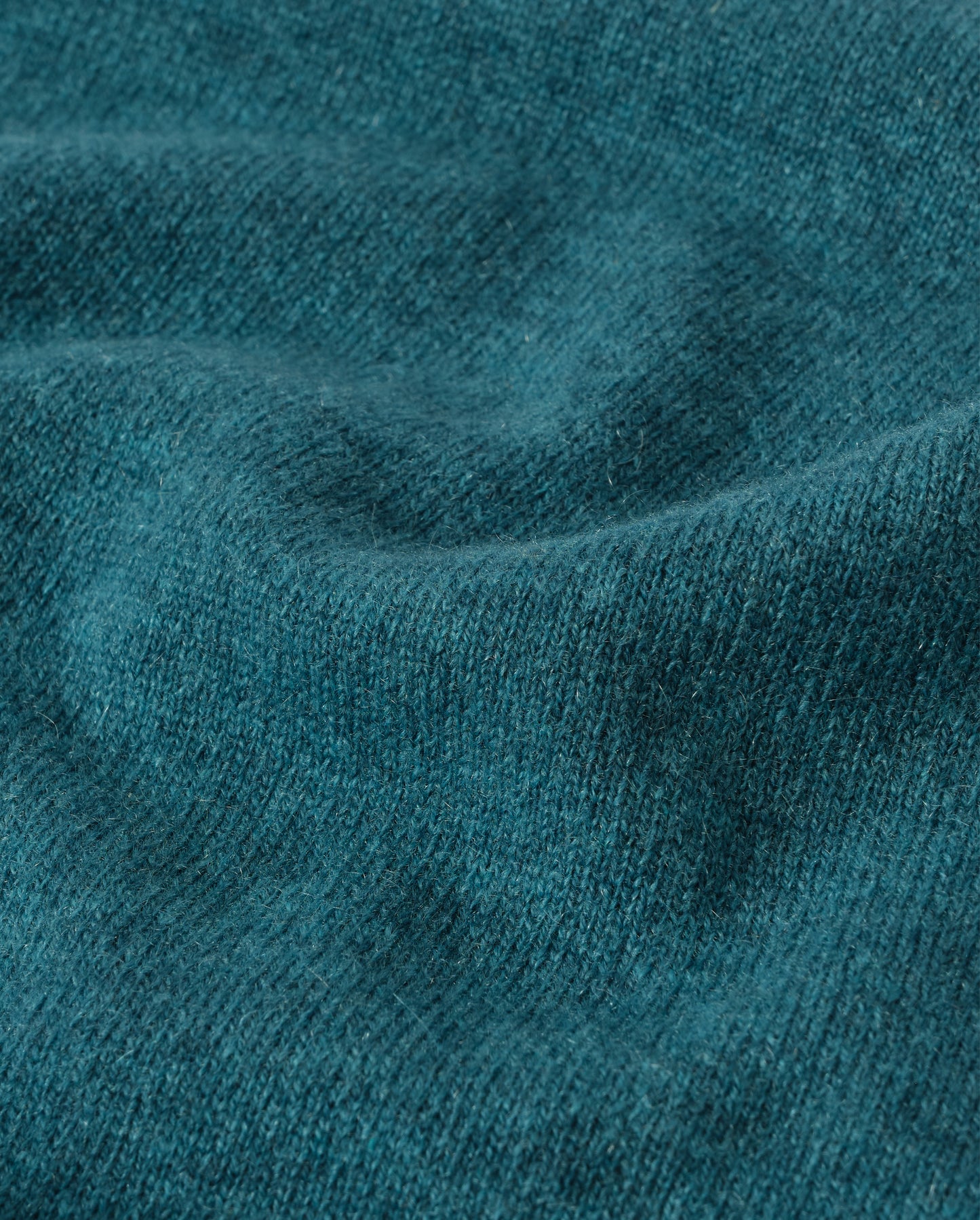 JOHNSTONS OF ELGIN REUBEN CREW CASHMERE CREW NECK SWEATER - 2 PLY GREEN 100% CASHMERE KAP06051HC4327