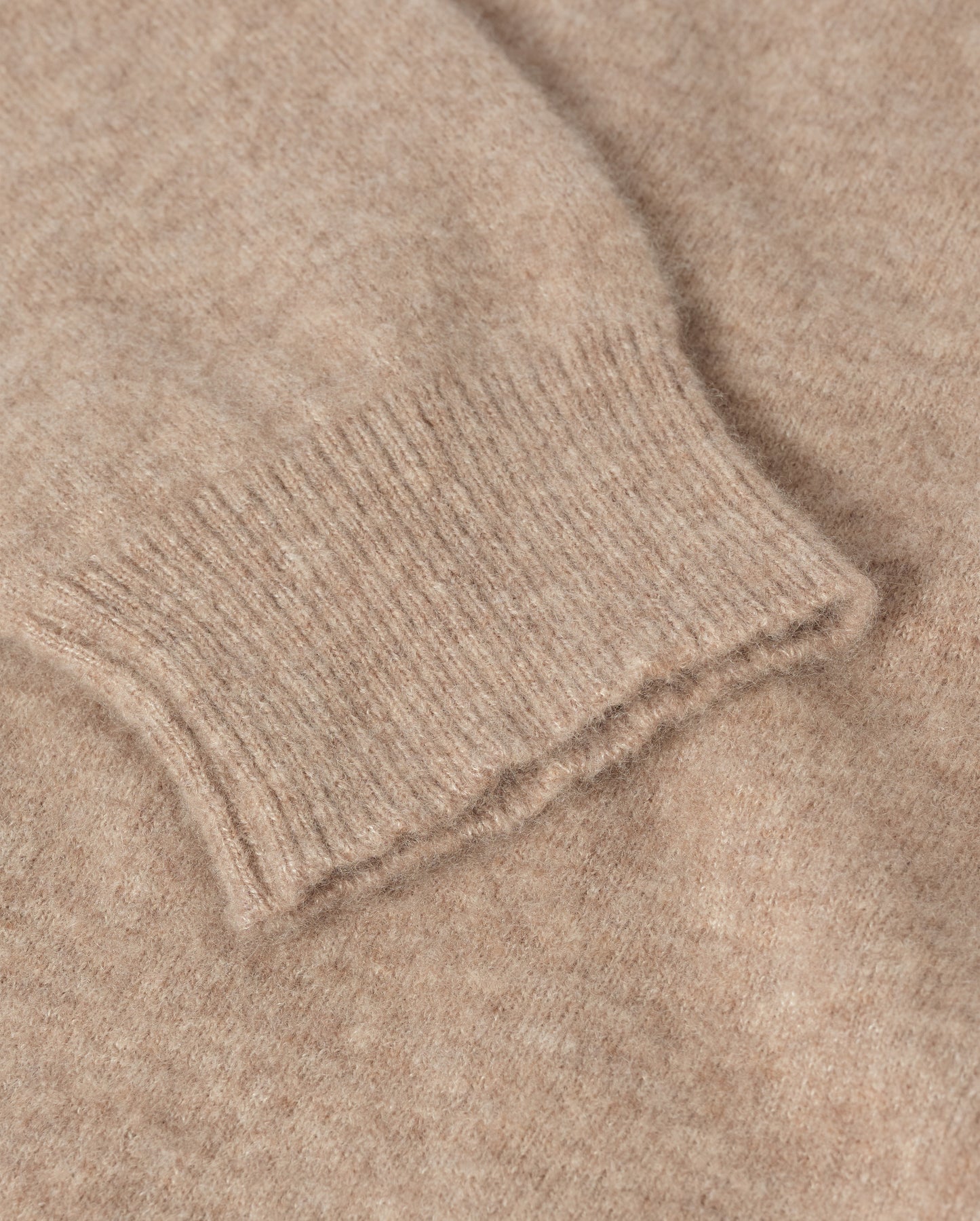 JOHNSTONS OF ELGIN BOYCE CREW SWEATER BRUSHED CASHMERE SILK ROUND NECK SWEATER BROWN 74% CASHMERE, 26% SILK KBP01127HB0293
