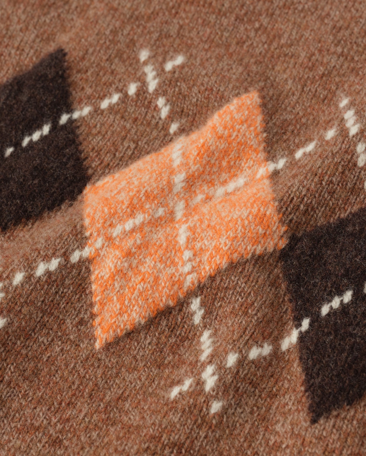 JOHNSTONS OF ELGIN RUSKY CREW SWEATER LAMBSWOOL ARGYLE CREW NECK SWEATER BROWN 100% LAMBSWOOL KDA00822JU1646