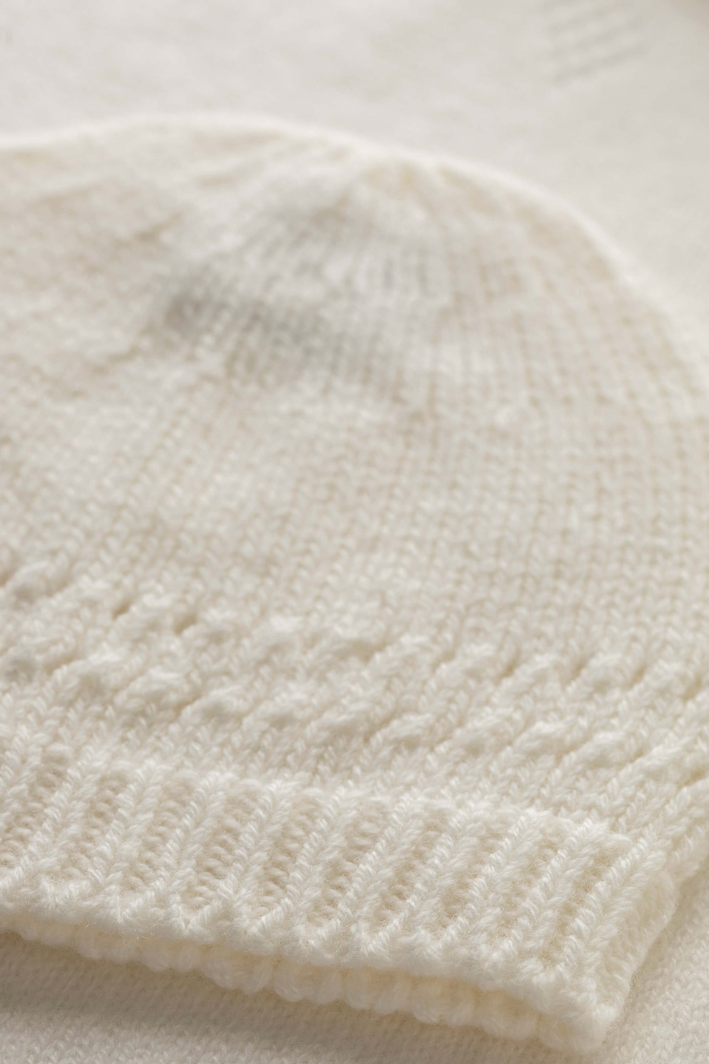 Johnstons of Elgin Baby Handknits Ecru Hand Knitted Cashmere Baby Beanie JA000132SA0132ONE