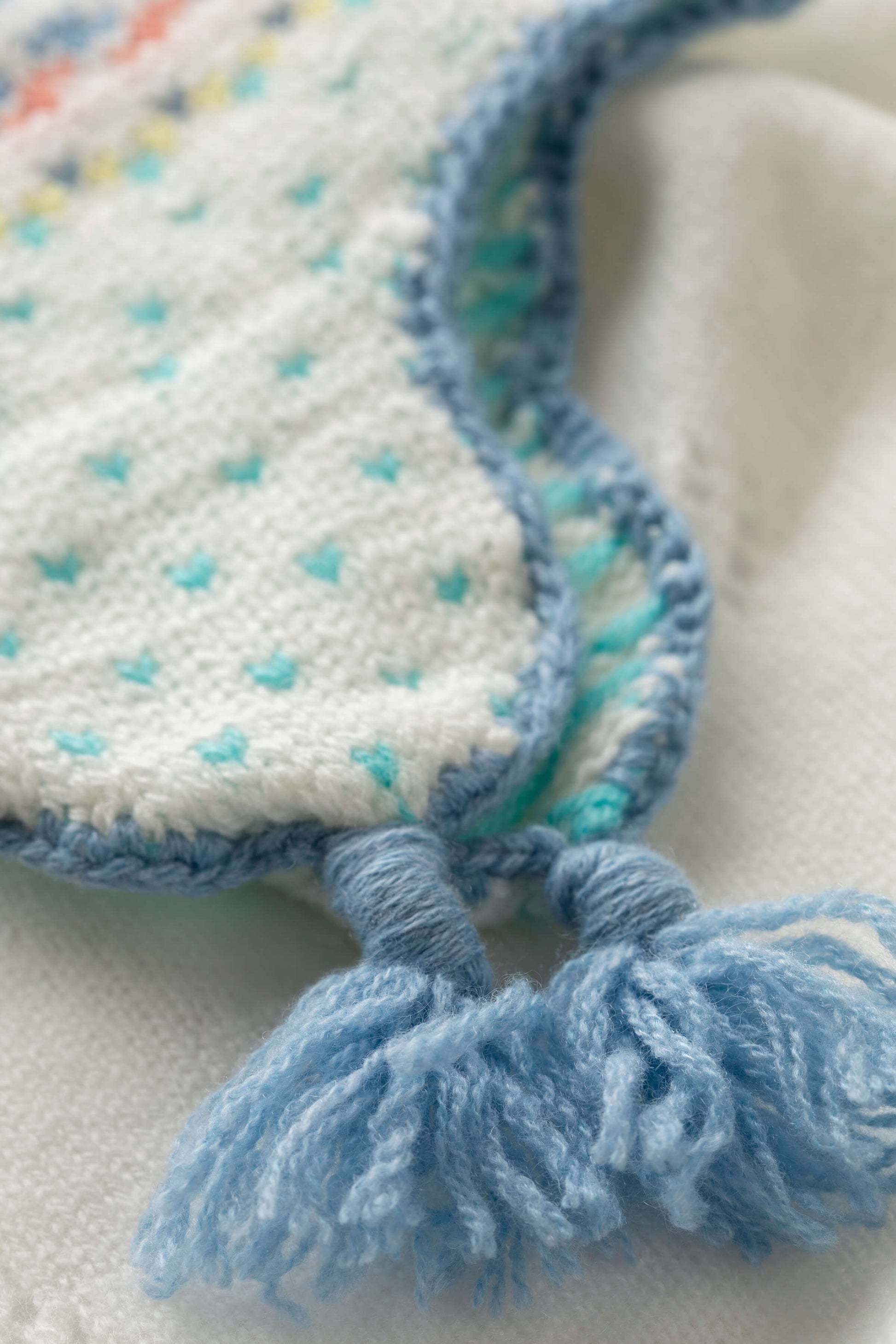 Johnstons of Elgin Baby Handknits Skyline Hand Knitted Cashmere Fairisle Baby Hat JA000133SD0309