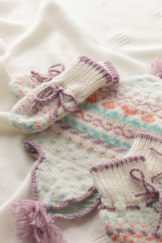 Johnstons of Elgin Fairisle Baby Accessories Gift Set BABYGIFTSET1A