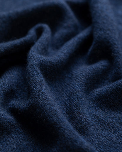 JOHNSTONS OF ELGIN CASHMERE GAUZY RAEBURN TRAVEL WRAP NAVY 100% CASHMERE HAA03407HD7350ONE