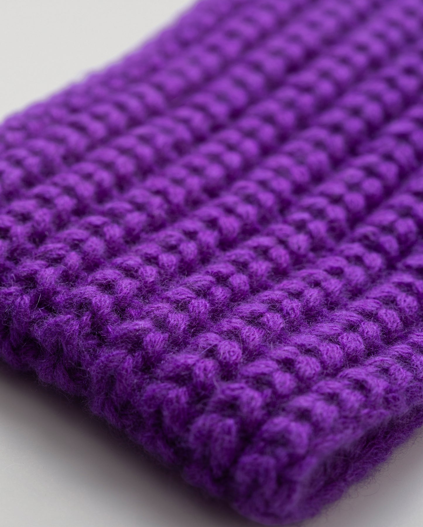 JOHNSTONS OF ELGIN CASHMERE RIBBED WHITTLE HEADBAND PURPLE 100% CASHMERE HAB03647SD5371ONE