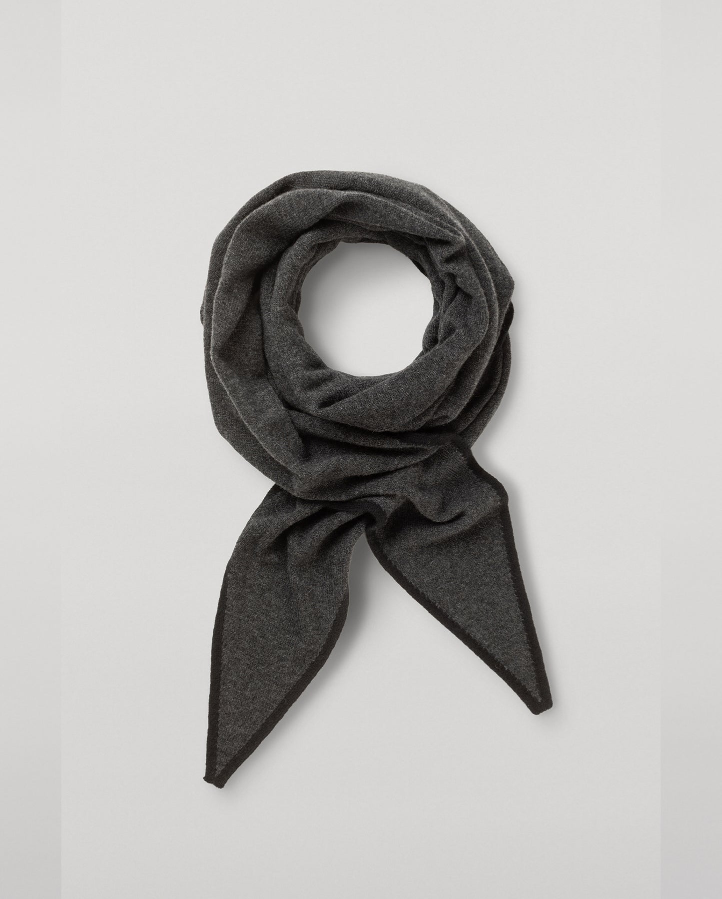 JOHNSTONS OF ELGIN CASHMERE GAUZY ETHEL DIAMOND SCARF BLACK & GREY 100% CASHMERE HAE03401Q26237ONE