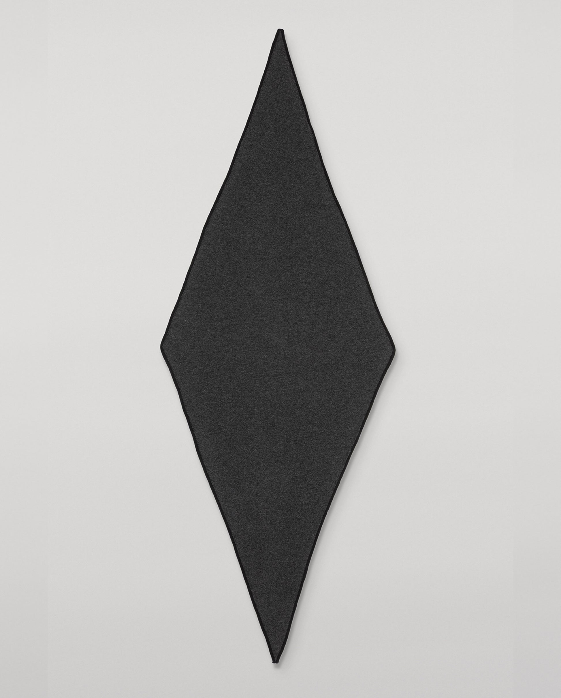 JOHNSTONS OF ELGIN CASHMERE GAUZY ETHEL DIAMOND SCARF BLACK & GREY 100% CASHMERE HAE03401Q26237ONE