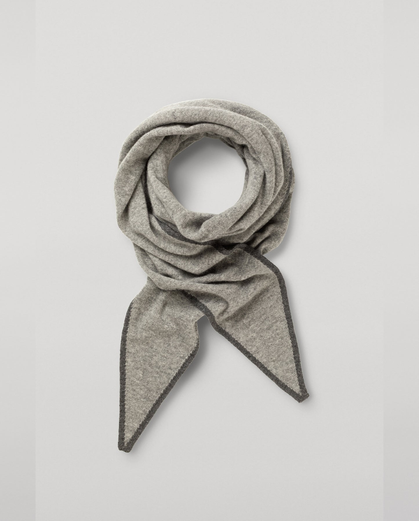 JOHNSTONS OF ELGIN CASHMERE GAUZY ETHEL DIAMOND SCARF GREY 100% CASHMERE HAE03401Q26239ONE