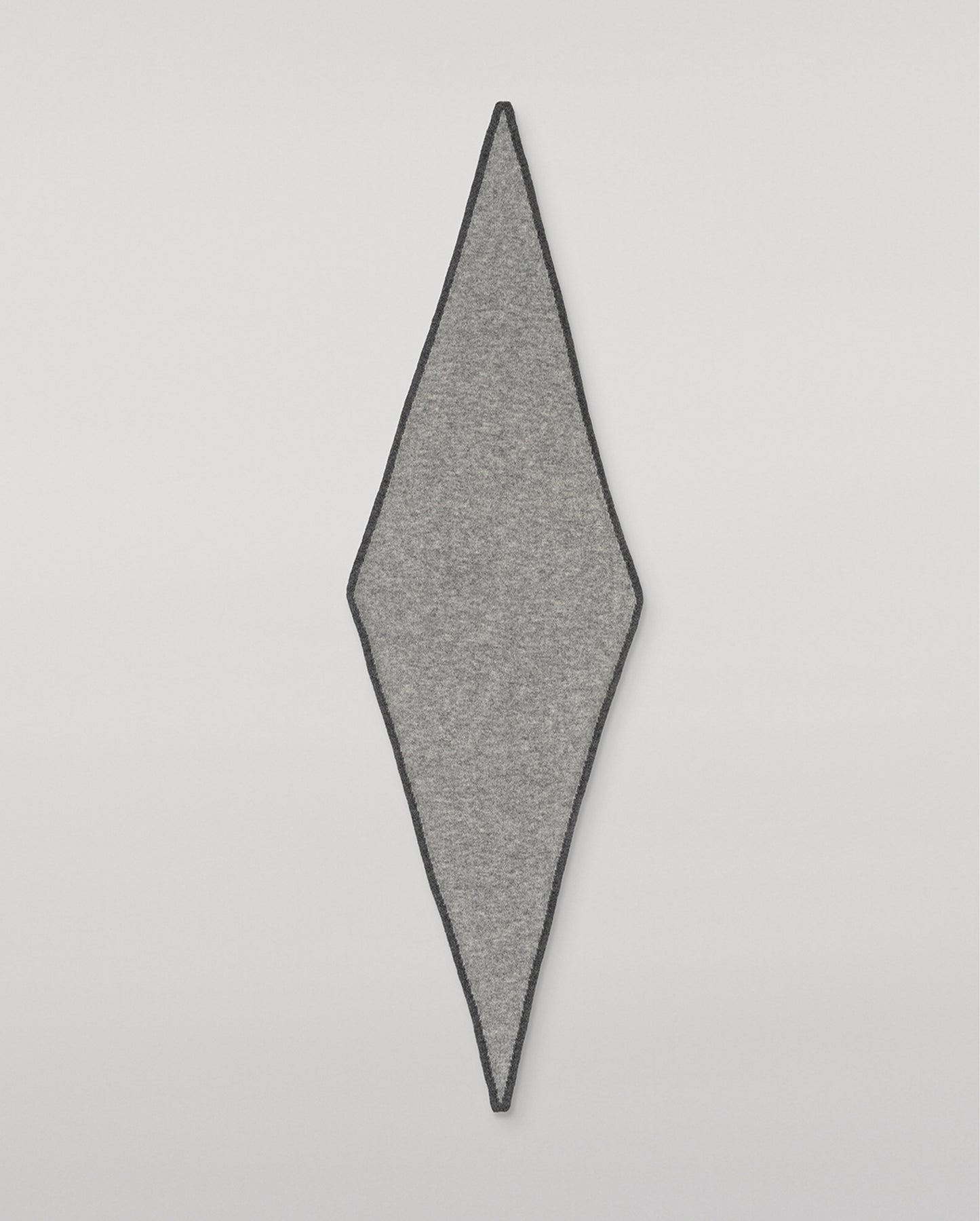 JOHNSTONS OF ELGIN CASHMERE GAUZY ANYA DIAMOND NECK TIE GREY 100% CASHMERE HAE03431Q26239ONE