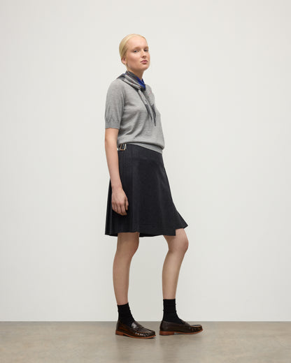 CLAN BANDANA MID GREY 100% CASHMERE ON A MODEL WEARING LIGHT GREY CASHMERE T-SHIRT & LE KILT CHARCOAL KILT HAP03612JU1614ONE