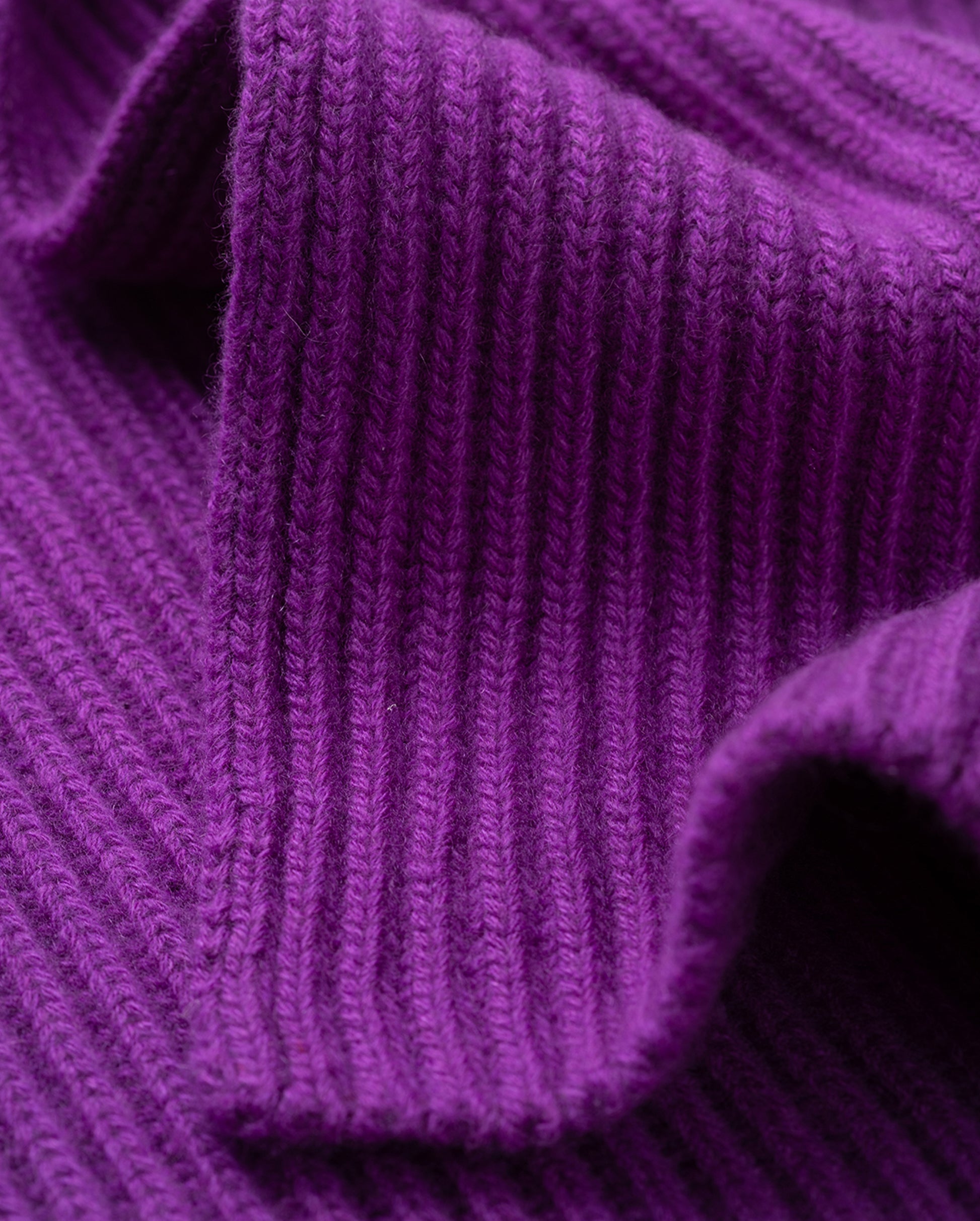 JOHNSTONS OF ELGIN CASHMERE RIBBED LOVAT SCARF PURPLE 100% CASHMERE HAY03639SD5371ONE