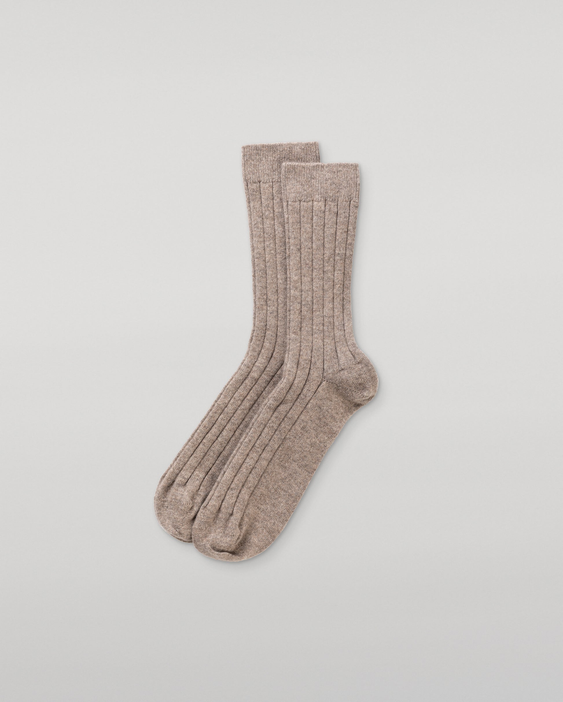 JOHNSTONS OF ELGIN MENS CASHMERE RIBBED FLEMING SOCKS LIGHT BROWN 90% CASHMERE, 10% NYLON HBN01009HB4447