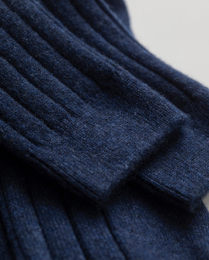 JOHNSTONS OF ELGIN MENS CASHMERE RIBBED FLEMING SOCKS NAVY 90% CASHMERE, 10% NYLON HBN01009HD7350