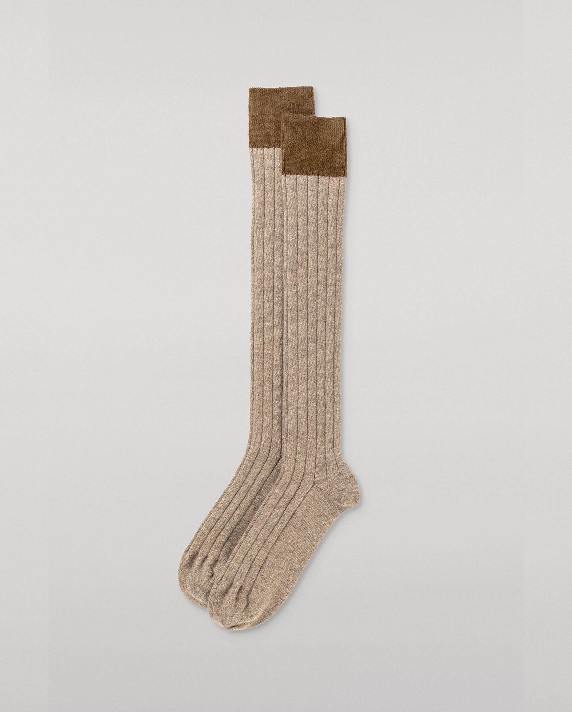 JOHNSTONS OF ELGIN WOMENS LONG RIBBED AINSLEY SOCK WITH CONTRAST CUFF LIGHT BROWN & GREEN 90% CASHMERE, 10% NYLON HBN02581Q26245ONE