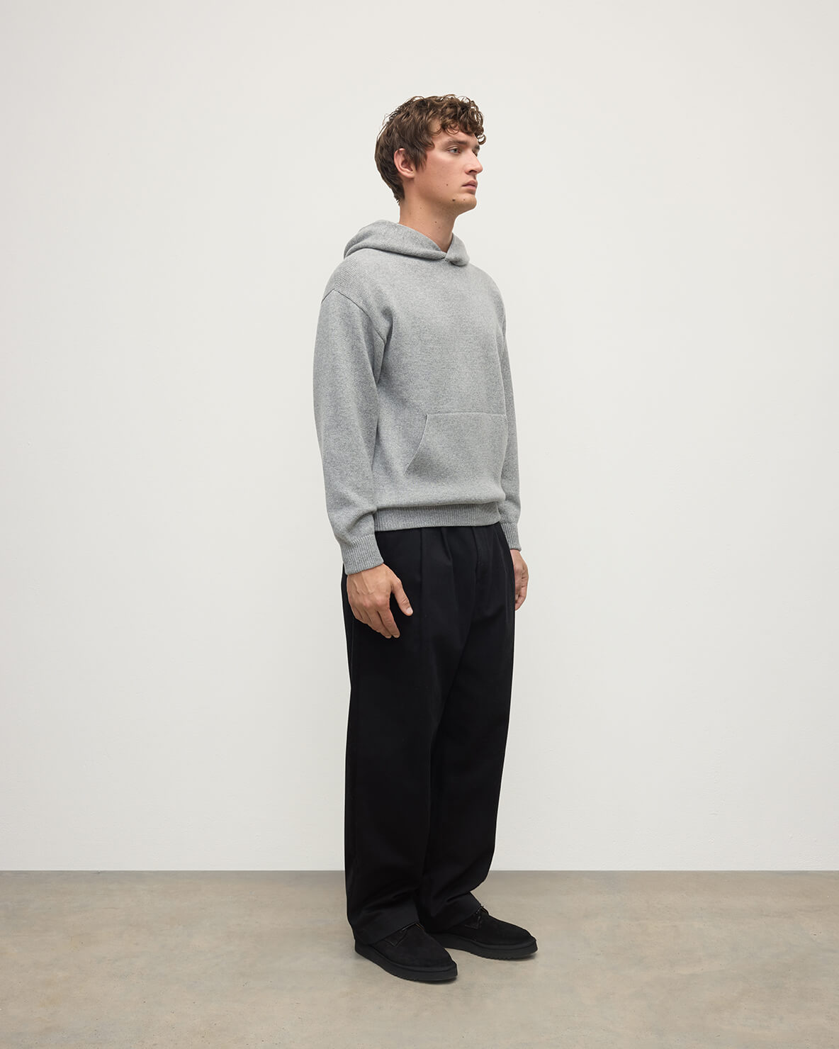 Johnstons of Elgin men's light grey cashmere hoodie KAA05271HA0308