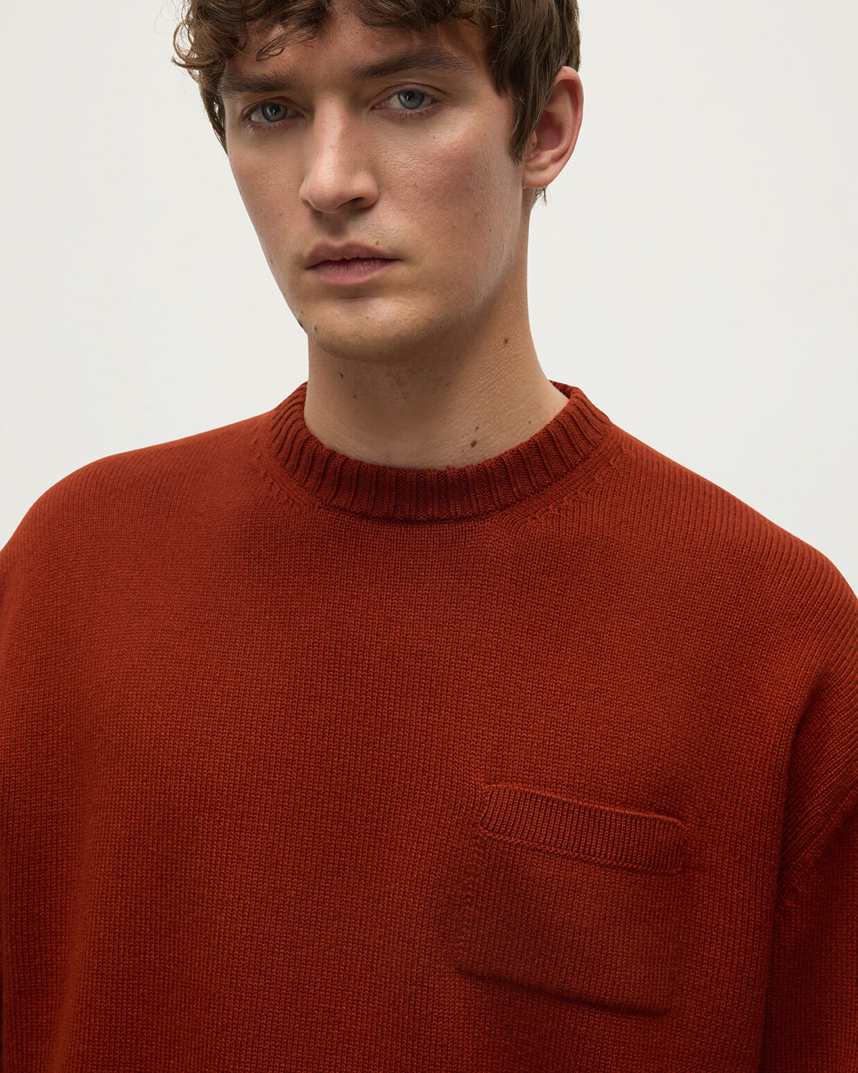 Johnstons of Elgin men's red cashmere sweater KAA05310SG4463