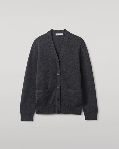 Model wearing Johnstons of Elgin AW25 Women's Knitwear Charcoal Boyfriend-Fit Grey Cashmere Cardigan close up KAA05560HA7165