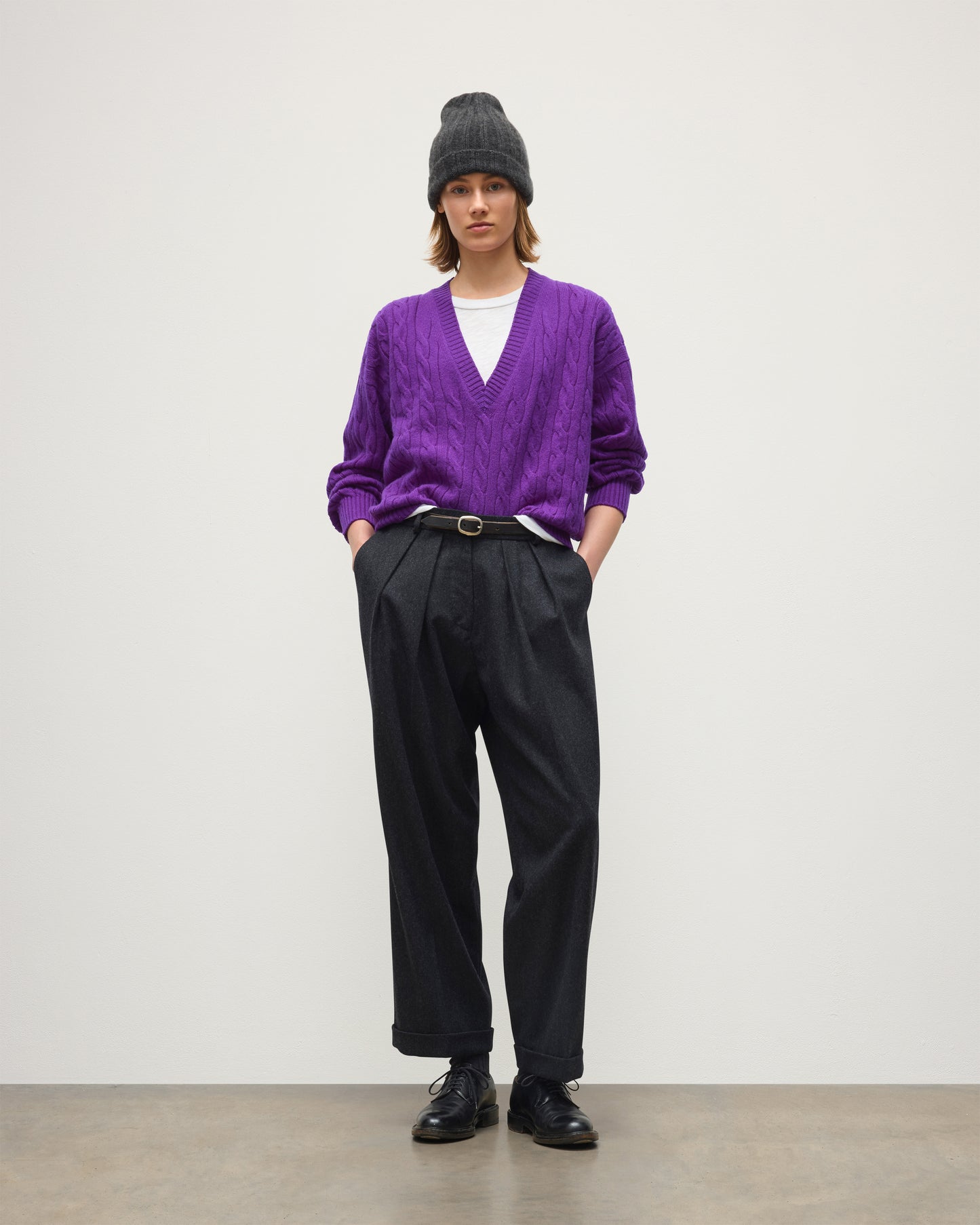 JOHNSTONS OF ELGIN KYLESKU DEEP VEE SWEATER CASHMERE CABLE DEEP VEE SWEATER PURPLE 100% CASHMERE KAA05728SD5372