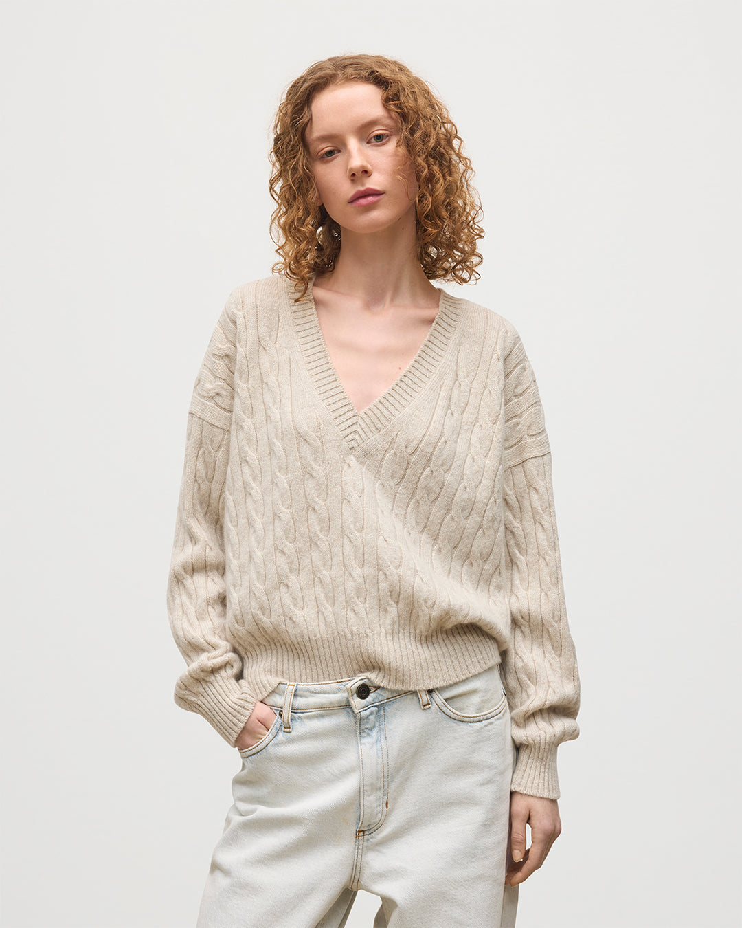 JOHNSTONS OF ELGIN WOMENS KYLESKU DEEP VEE SWEATER CREAM 100% CASHMERE KAA05728HA0396