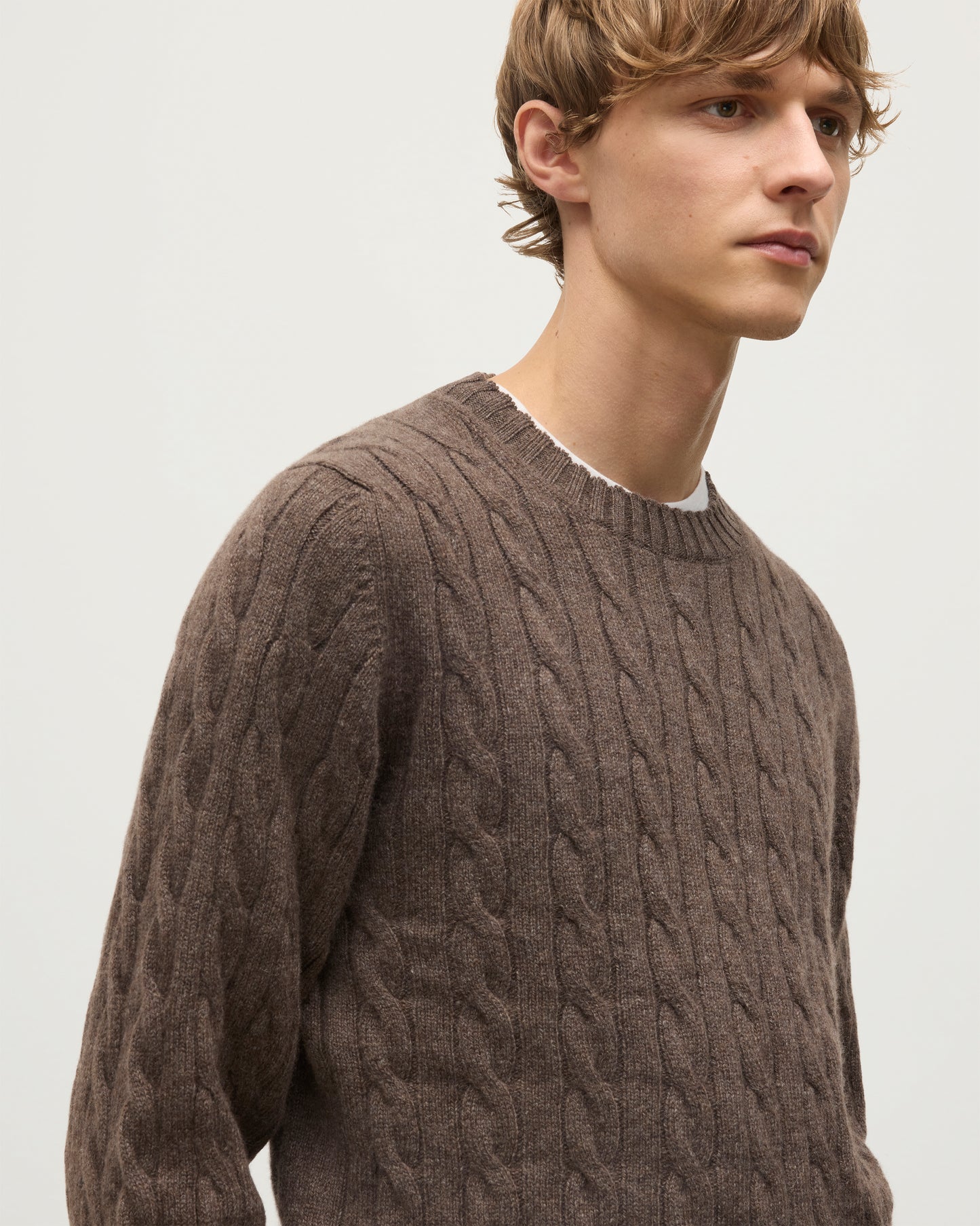 Johnstons of Elgin men's 100% cashmere cable sweater in natural KAA05754HB7162