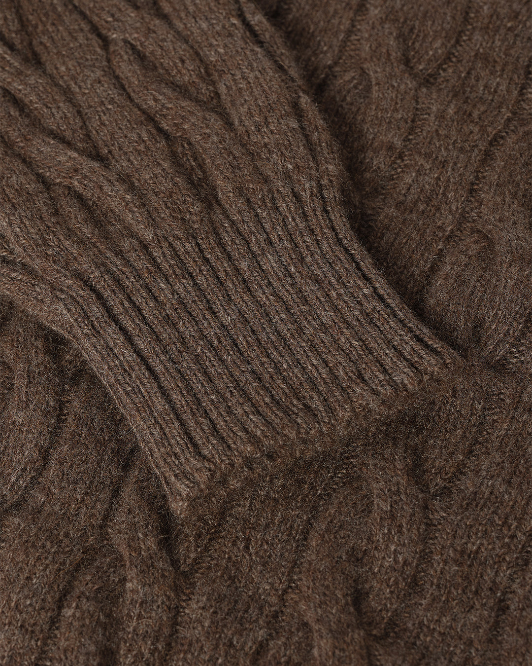 Johnstons of Elgin men's 100% cashmere cable sweater in natural KAA05754HB7162