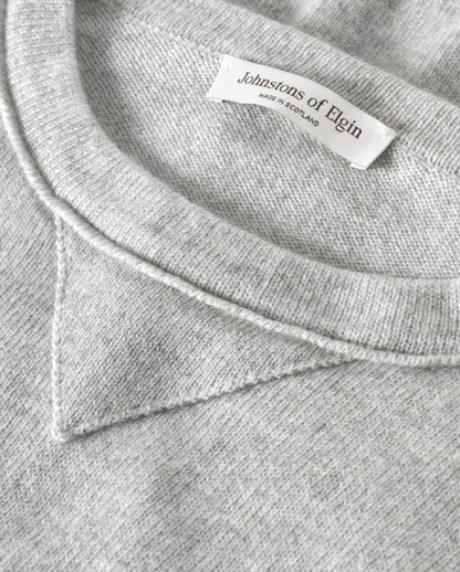 JOHNSTON OF ELGIN WOMENS STELLA SWEATSHIRT GREY 100% CASHMERE WITH NAVY BEANIE KAA05770HA0399