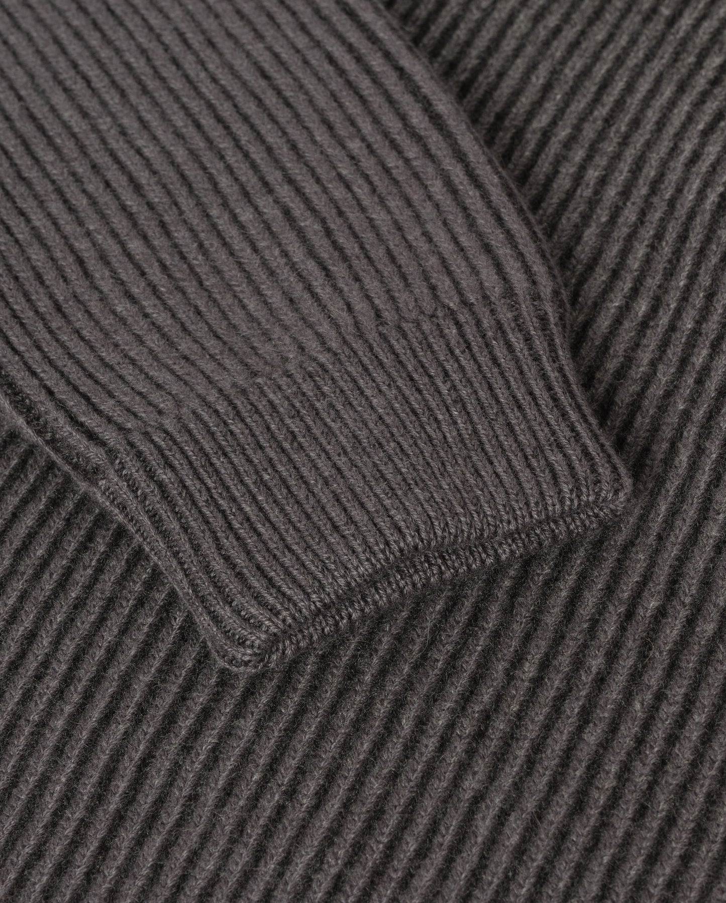 JOHNSTONS OF ELGIN PIONEER CREW SWEATER CASHMERE RIBBED OMBRE CREW NECK SWEATER - 6 PLY GREY 100% CASHMERE KAA05954Q26322