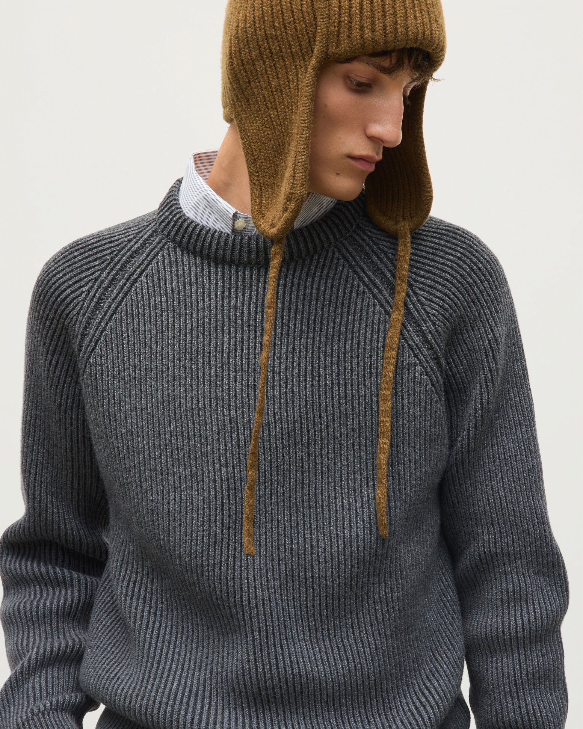 JOHNSTONS OF ELGIN PIONEER CREW SWEATER CASHMERE RIBBED OMBRE CREW NECK SWEATER - 6 PLY GREY 100% CASHMERE KAA05954Q26322