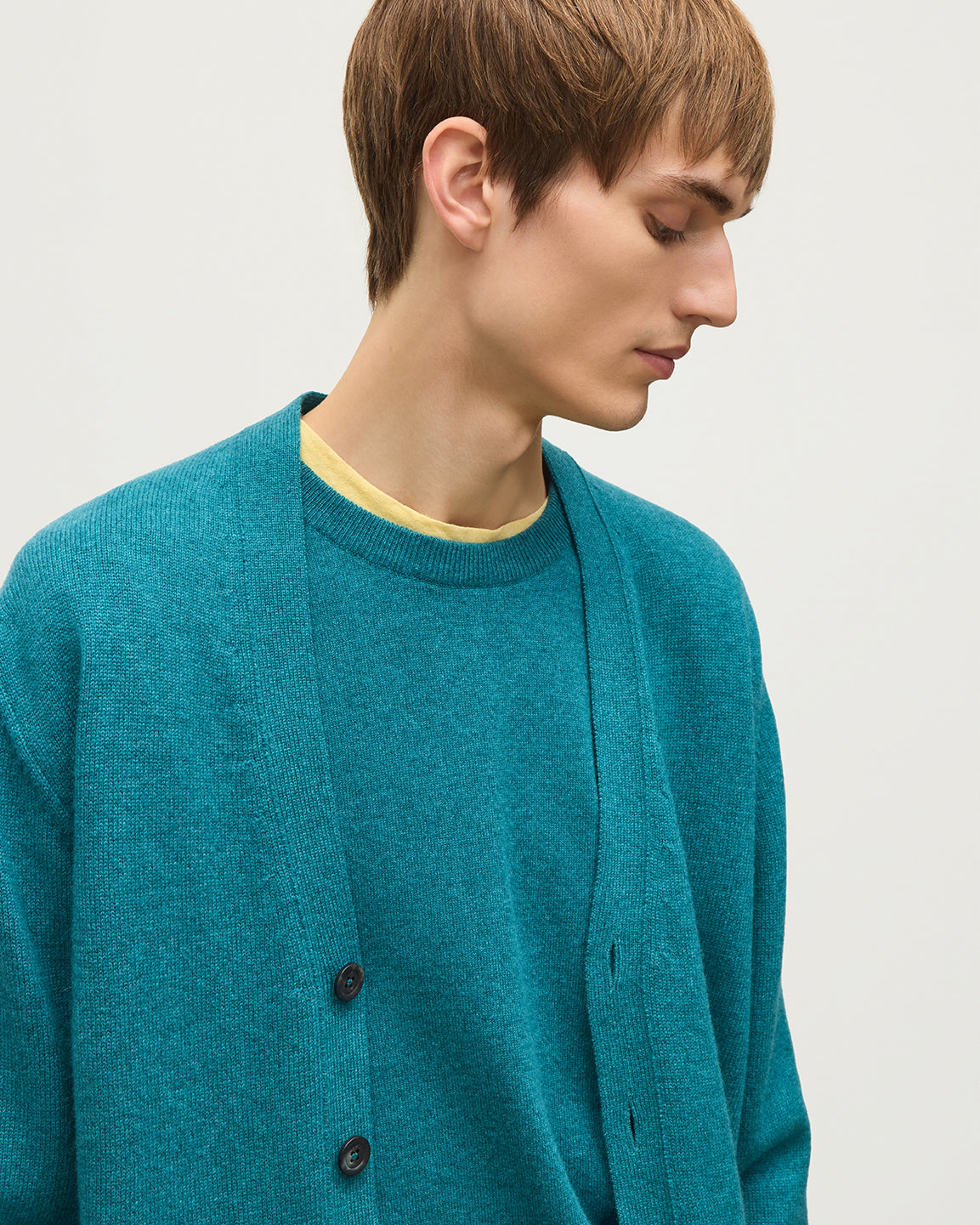 JOHNSTONS OF ELGIN REDPATH VEE NECK CARDIGAN CASHMERE VEE NECK CARDIGAN - 4 PLY GREEN 100% CASHMERE KAA05962HC4327