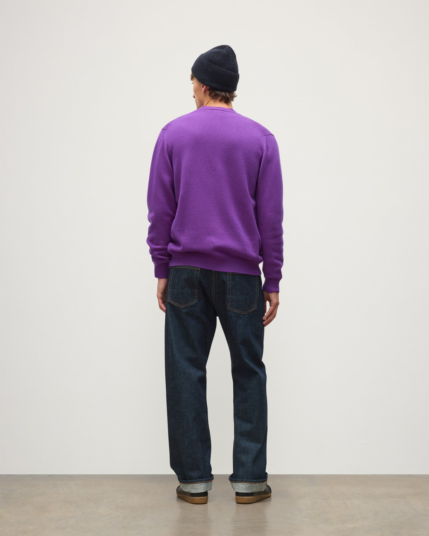 JOHNSTONS OF ELGIN REDPATH VEE NECK CARDIGAN CASHMERE VEE NECK CARDIGAN - 4 PLY PURPLE 100% CASHMERE KAA05962SD5371