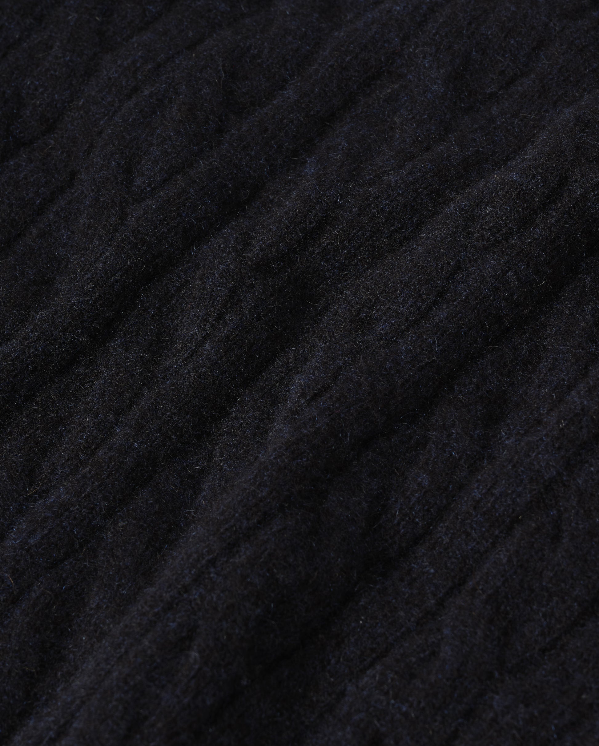 JOHNSTONS OF ELGIN KYLESKU CREW SWEATER CASHMERE CABLE ROUND NECK SWEATER DARK BLUE 100% CASHMERE KAA06028HD7347