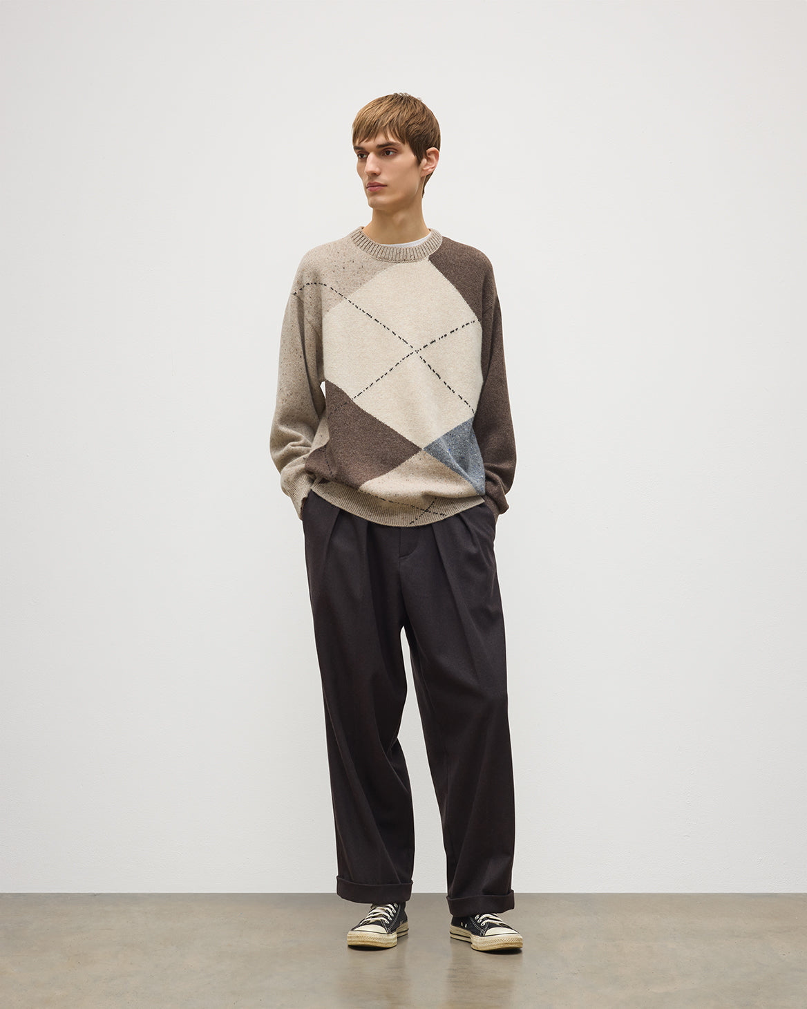 JOHNSTONS OF ELGIN MONTEITH CREW SWEATER DONEGAL CASHMERE EXPLODED ARGYLE CREW SWEATER CREAM 100% CASHMERE KAA06033JU1641