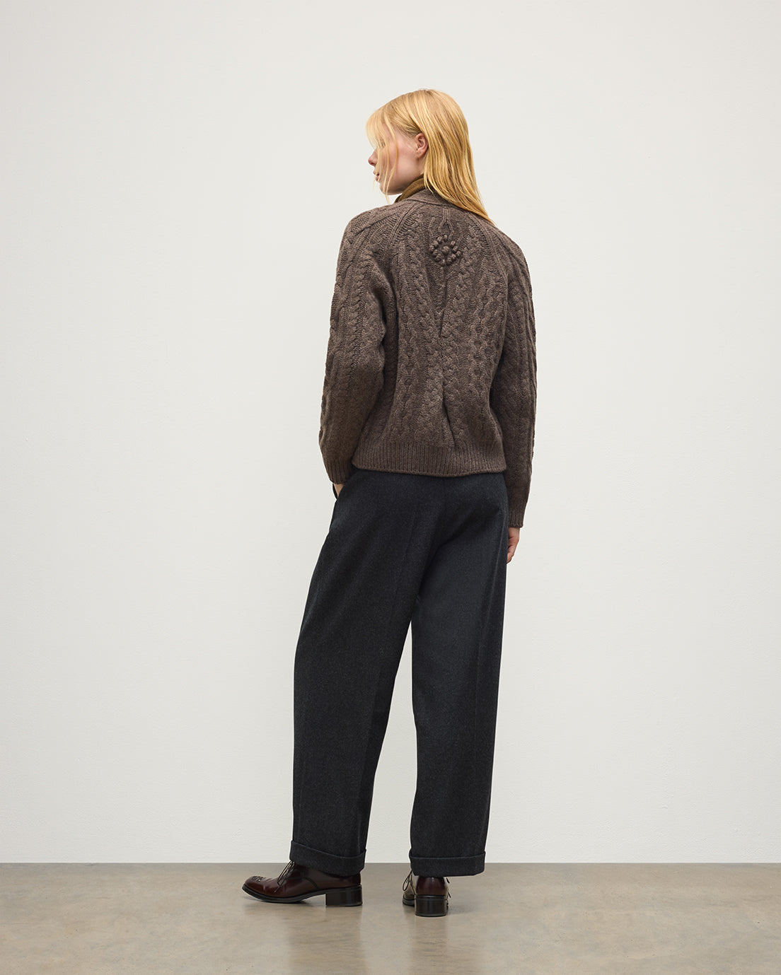 JOHNSTONS OF ELGIN MABEL VEE CARDIGAN CASHMERE ARAN CABLE VEE NECK CARDIGAN DETAIL ON BACK BROWN 100% CASHMERE KAB05982HB7126