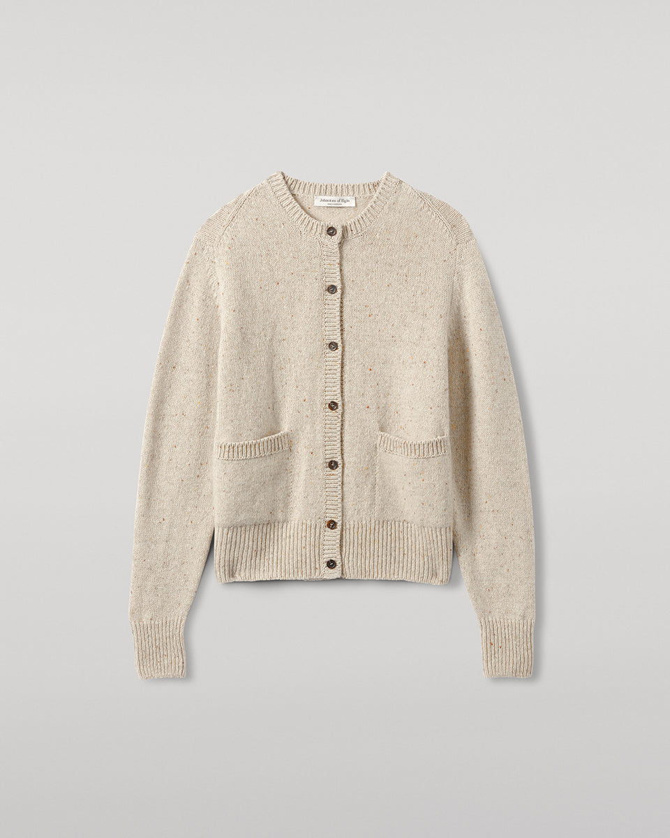 Johnstons of Elgin AW25 Women's Knitwear Cream Dun Donegal Donegal Cashmere Cream Cardigan Close Up KAC05494006334