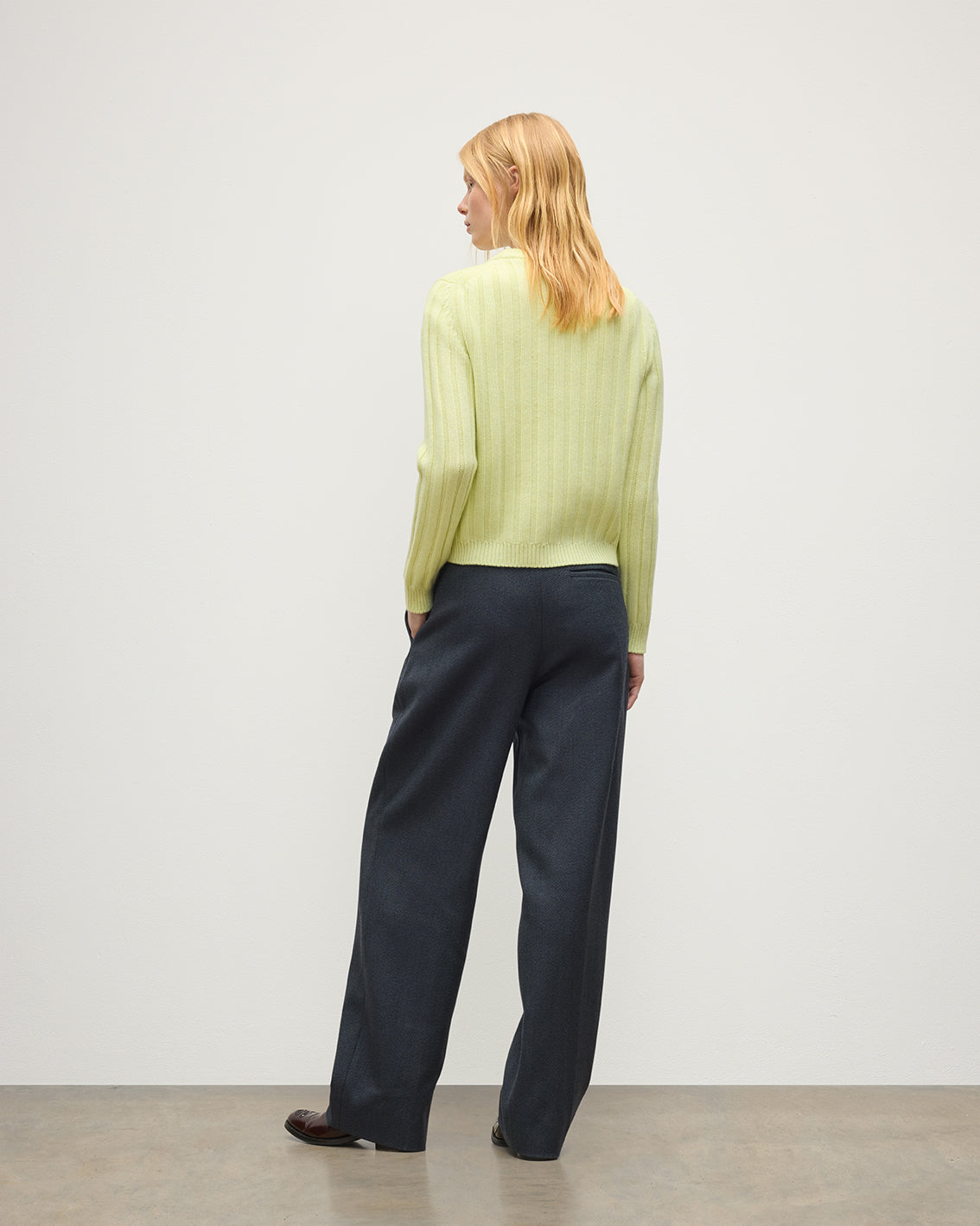 JOHNSTONS OF ELGIN LECHT CREW SWEATER PETITE CASHMERE FLAT RIB ROUND NECK SWEATER - 8 PLY LIGHT YELLOW 100% CASHMERE KAC05706HF0025