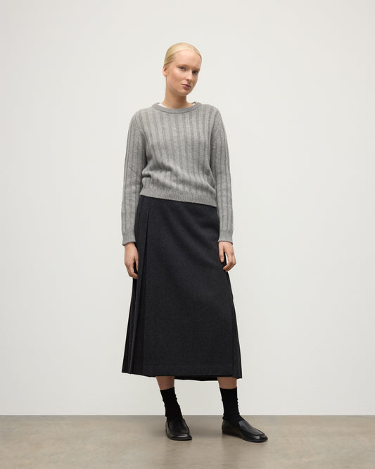 JOHNSTONS OF ELGIN WOMENS LECHT CREW SWEATER GREY 100% CASHMERE ON A MODEL WORN WITH A LONG LE KILT CHARCOAL KILT KAC05706HA0400