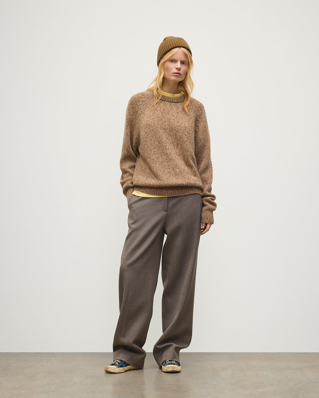 JOHNSTONS OF ELGIN FYFE CREW SWEATER CASHMERE 3 COLOUR MARL CREW SWEATER - 6 PLY BROWN MARL 100% CASHMERE UAC05753007013