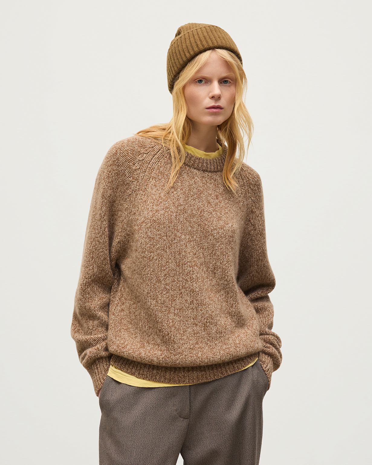 JOHNSTONS OF ELGIN FYFE CREW SWEATER CASHMERE 3 COLOUR MARL CREW SWEATER - 6 PLY BROWN MARL 100% CASHMERE UAC05753007013