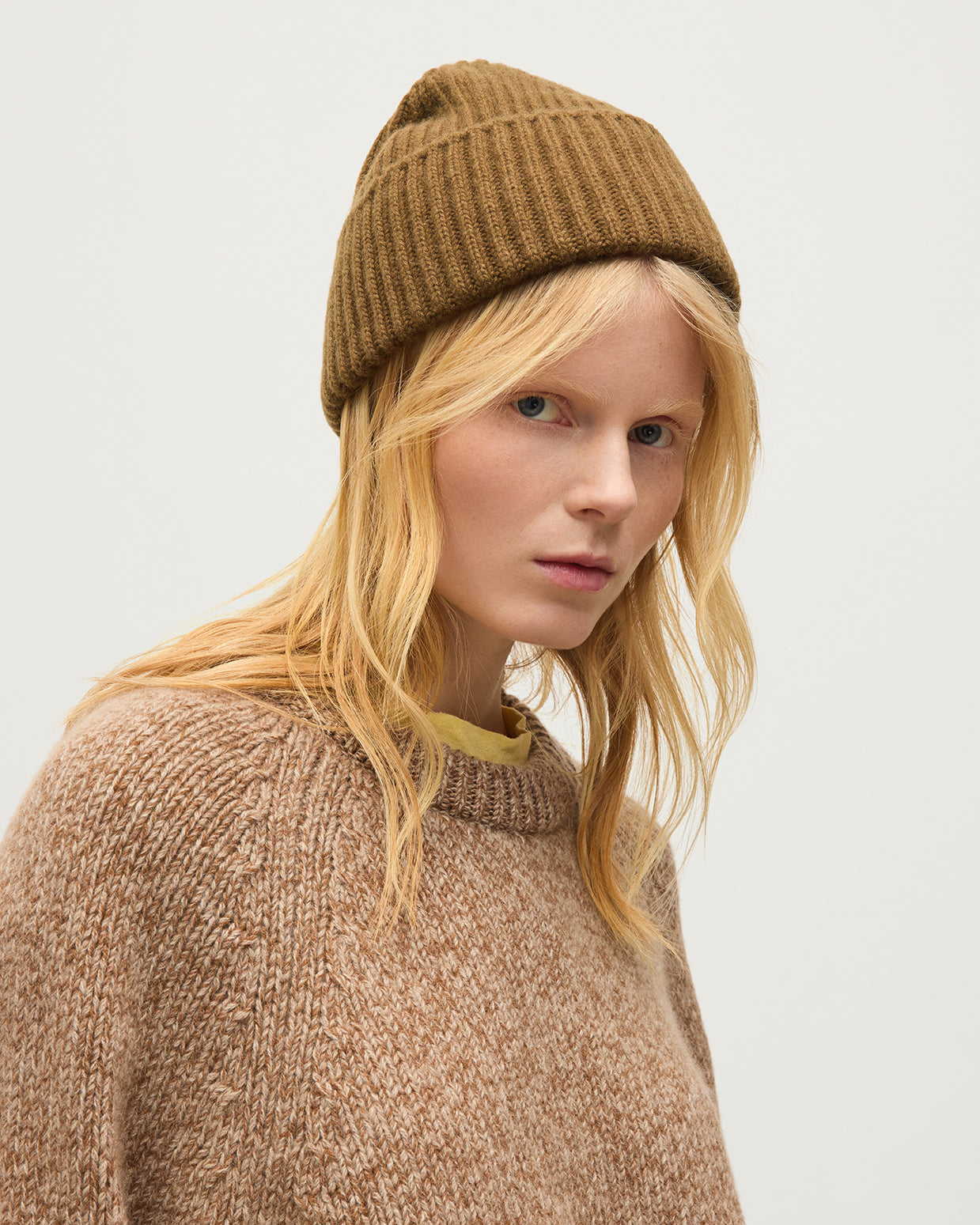 JOHNSTONS OF ELGIN FYFE CREW SWEATER CASHMERE 3 COLOUR MARL CREW SWEATER - 6 PLY BROWN MARL 100% CASHMERE UAC05753007013