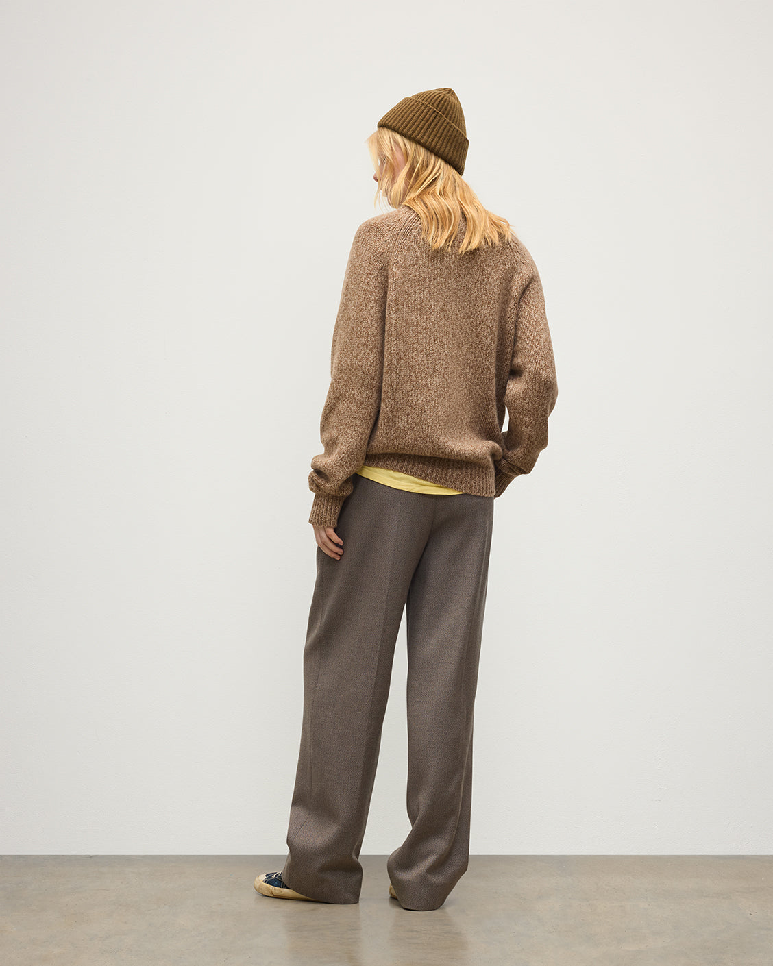 JOHNSTONS OF ELGIN FYFE CREW SWEATER CASHMERE 3 COLOUR MARL CREW SWEATER - 6 PLY BROWN MARL 100% CASHMERE UAC05753007013