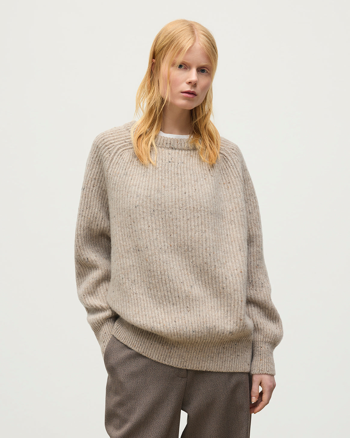 JOHNSTONS OF ELGIN NORAH CREW SWEATER DONEGAL CASHMERE OVERSIZED RIBBED SWEATER CREAM 100% CASHMERE KAC05993HA0397