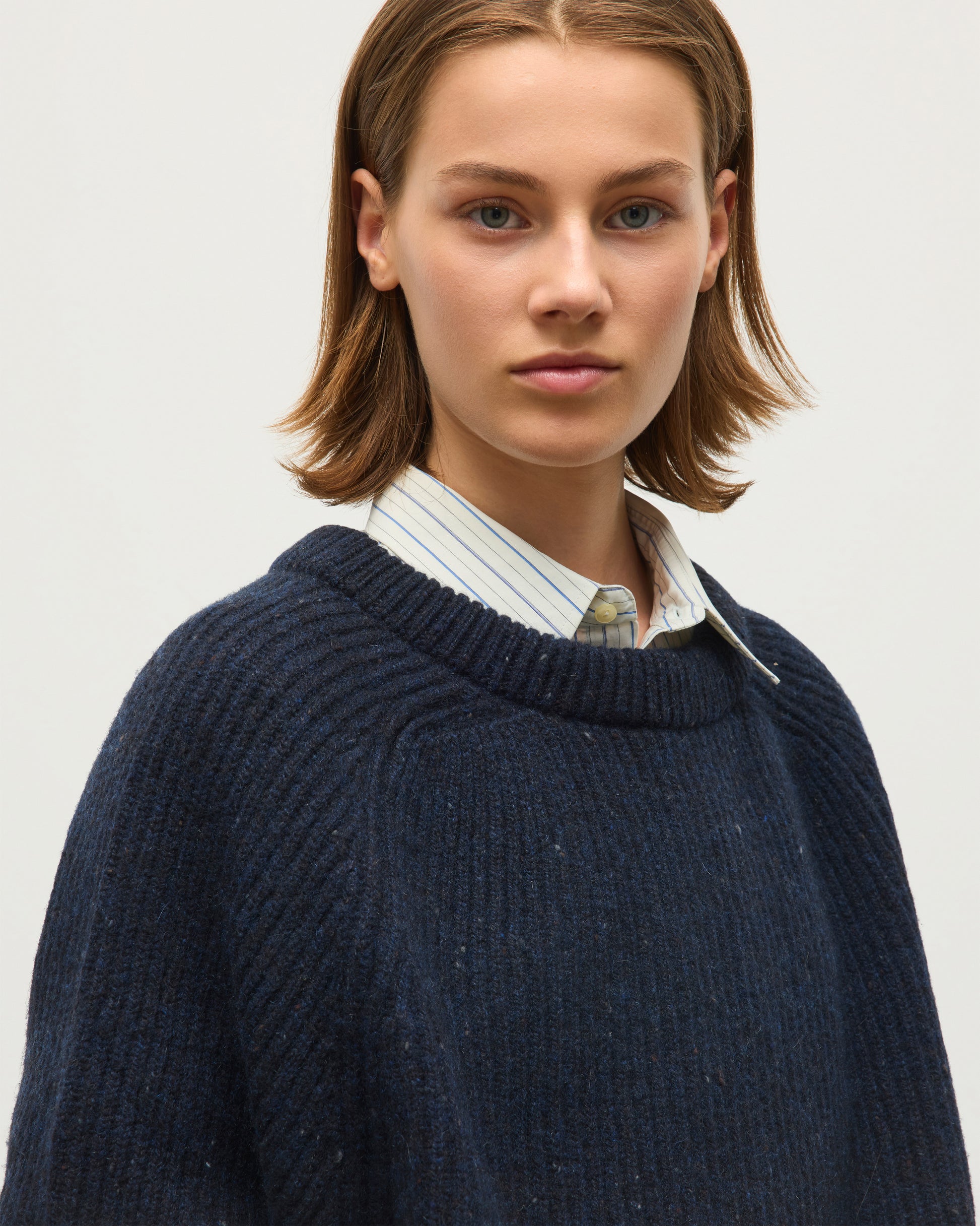 JOHNSTONS OF ELGIN NORAH CREW SWEATER DONEGAL CASHMERE OVERSIZED RIBBED SWEATER BLUE 100% CASHMERE KAC05993HD7348