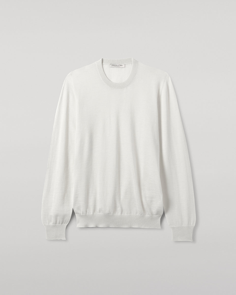 Johnstons of Elgin AW25 Men's Knitwear White Superfine Cashmere V Neck Jumper  against a white backdrop  KAI05242HA0327