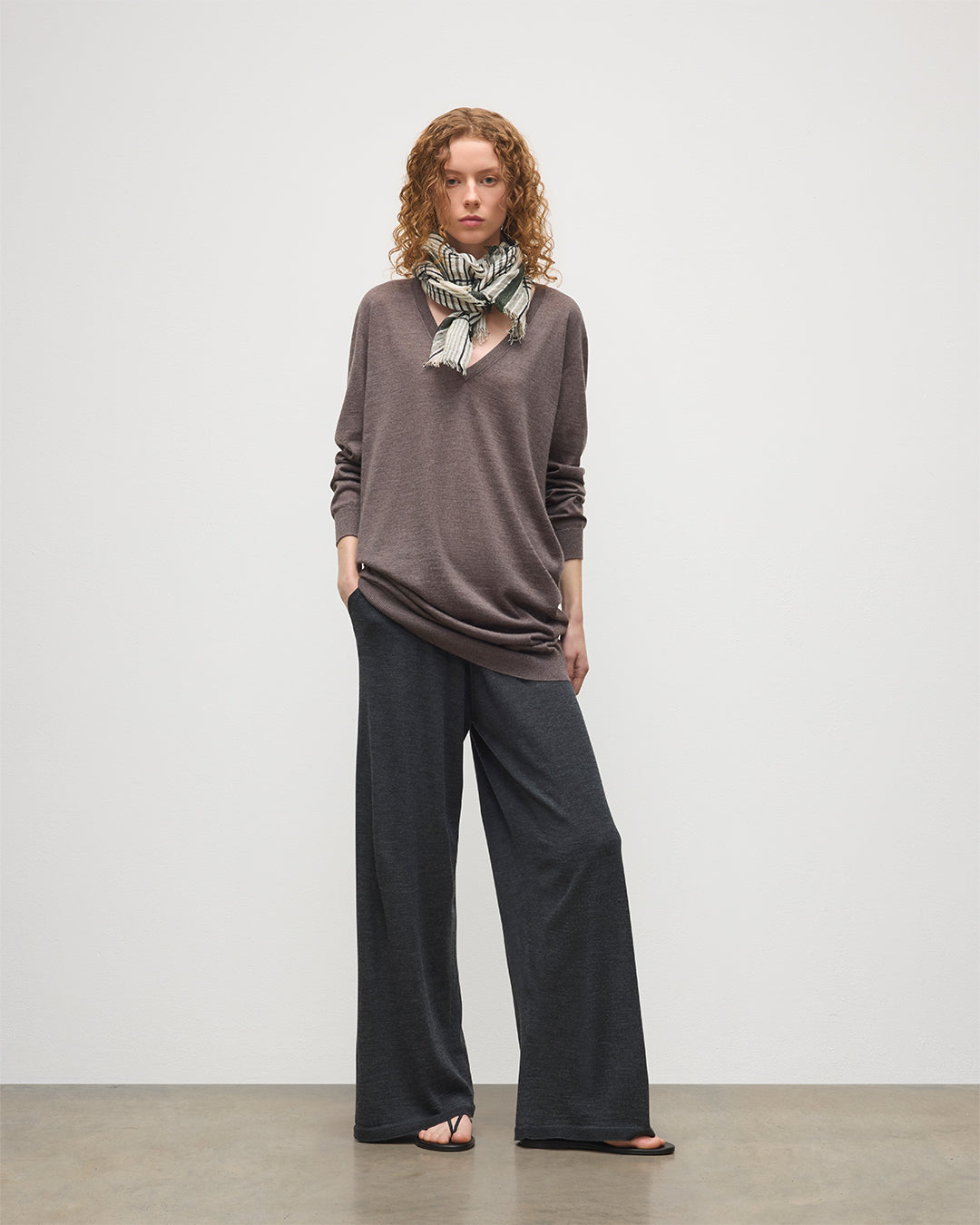 JOHNSTONS OF ELGIN WOMENS ELISE VEE SWEATER LIGHT BROWN 100% SUPERFINE CASHMERE KAI05715HB7092