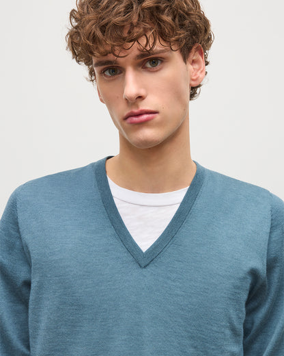 JOHNSTONS OF ELGIN MENS FIN SUPERFINE VEE NECK GREEN 100% SUPERFINE CASHMERE KAI05744SD5242