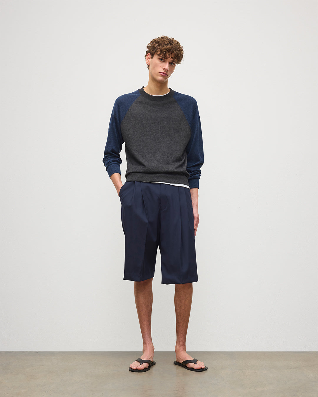 JOHNSTONS OF ELGIN MENS LEITH RINGER SUPERFINE SWEATER GREY & NAVY 100% SUPERFINE CASHMERE KAI05746Q25931
