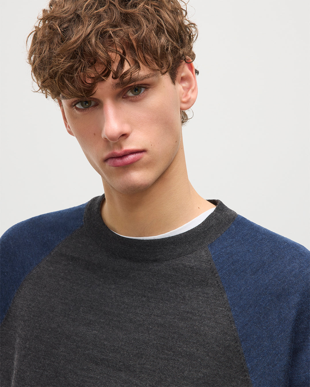 JOHNSTONS OF ELGIN MENS LEITH RINGER SUPERFINE SWEATER GREY & NAVY 100% SUPERFINE CASHMERE KAI05746Q25931
